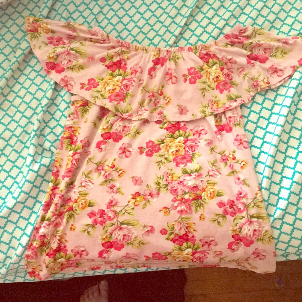 Cute flower shirt 🌺